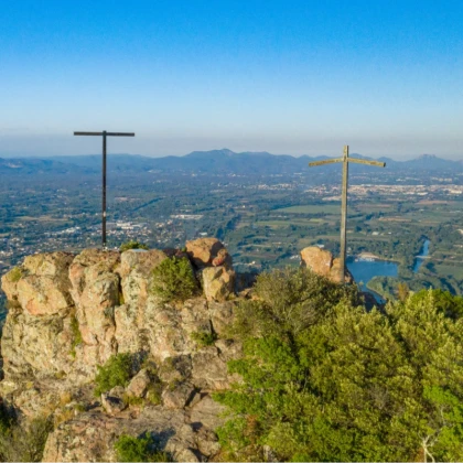 3 croix rocher de roquebrune sur argens