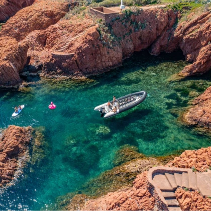 Balade en bateau dans les calanques de l'Estérel