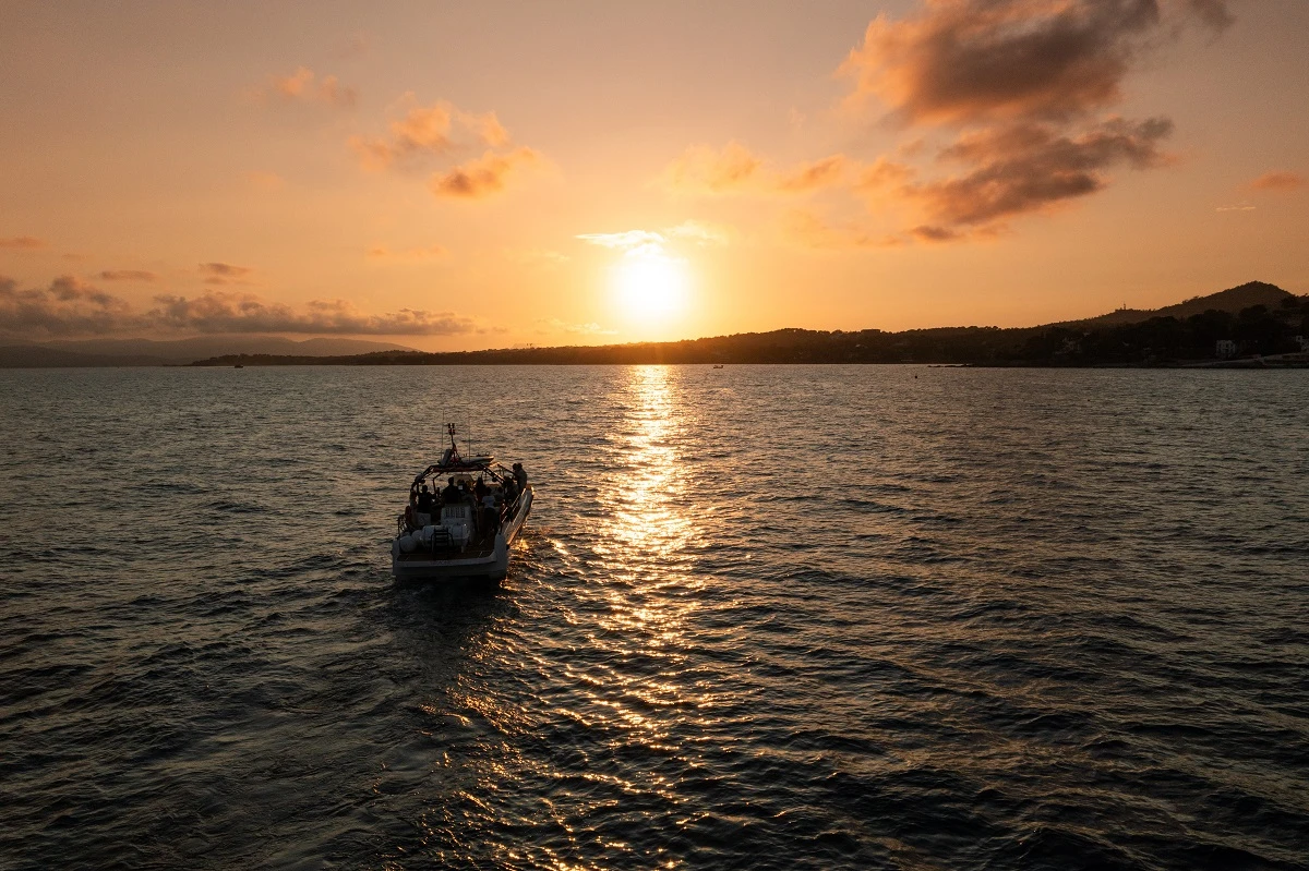 Sortie en mer Sunset - Apéro et musique à Saint Raphaël - Expérience Côte d'Azur