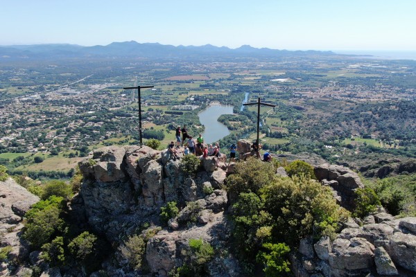 Ascension du Rocher de Roquebrune-sur-Argens - Expérience Côte d'Azur