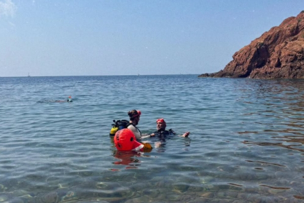 Baptême de plongée à la Calanque Saint-Barthélemy (1pers) - Expérience Côte d'Azur
