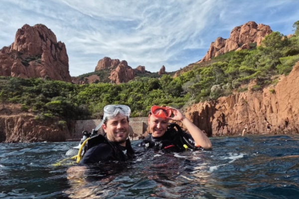 Baptême de plongée en duo à la Calanque Saint Barthélemy - Expérience Côte d'Azur
