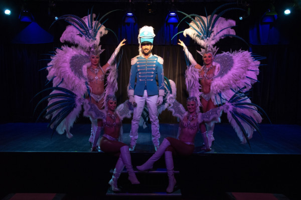 Cabaret "FRANCKY FOLIES"  (Déjeuner-spectacle) - Expérience Côte d'Azur