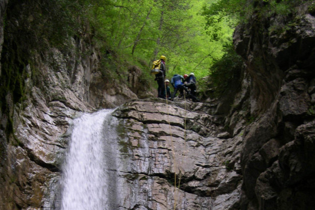 Canyon découverte Gréolières - Descente en rappel - Expérience Côte d'Azur