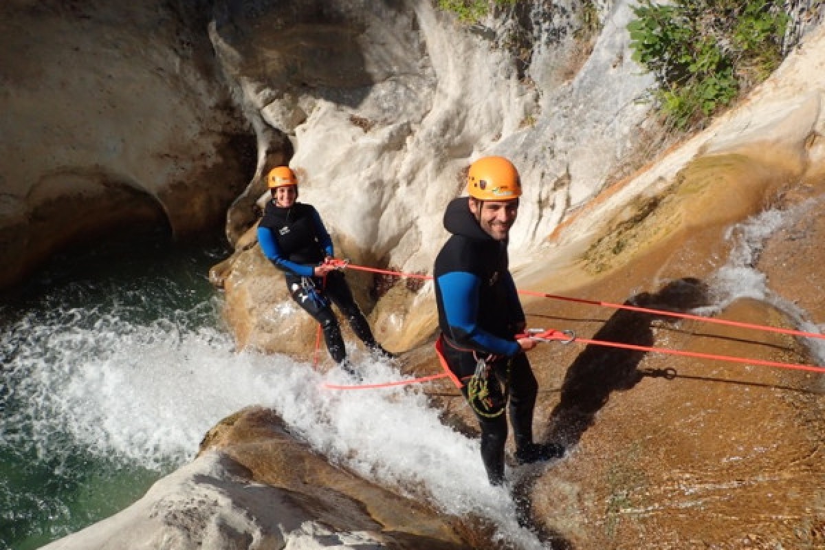 Canyoning niveau 2 - Gorges du loup - Expérience Côte d'Azur