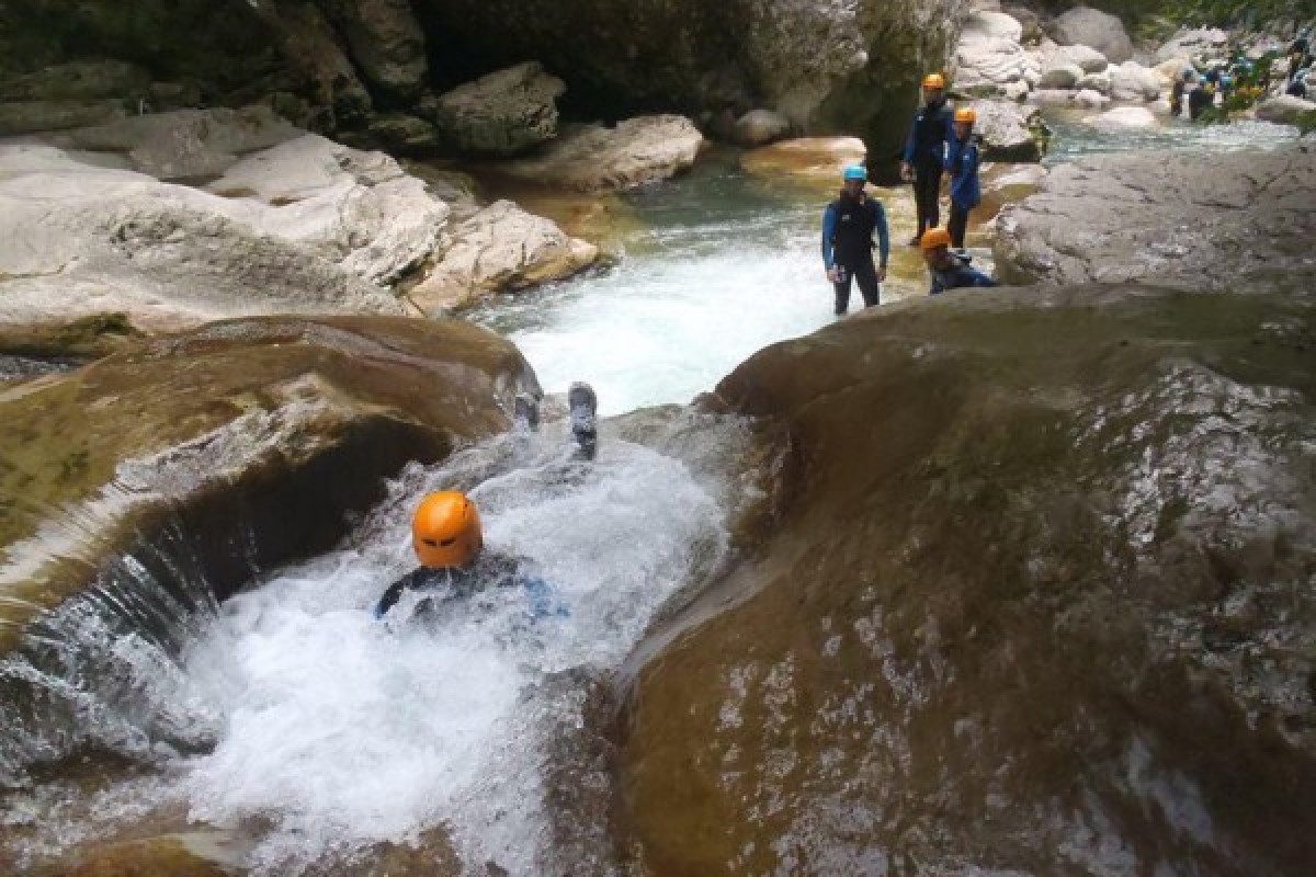 Toboggan en canyoning dans les gorges du loup