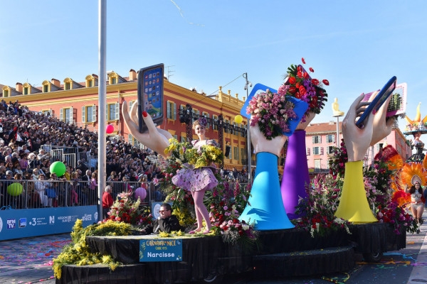Carnaval de Nice 2026 - BATAILLE DE FLEURS - Excursion en autocar - Expérience Côte d'Azur