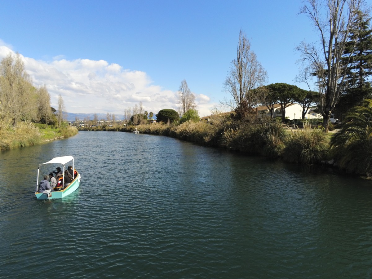 Chasse aux monstres en bateau électrique sans permis - Expérience Côte d'Azur