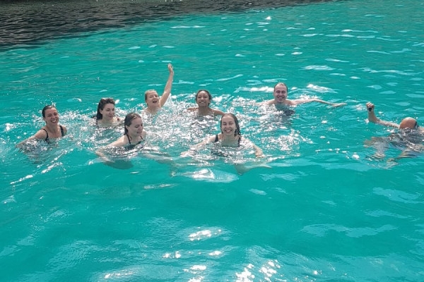 Croisière dans le Parc National des Calanques de Marseille en journée - Quai d'honneur Mairie - Expérience Côte d'Azur