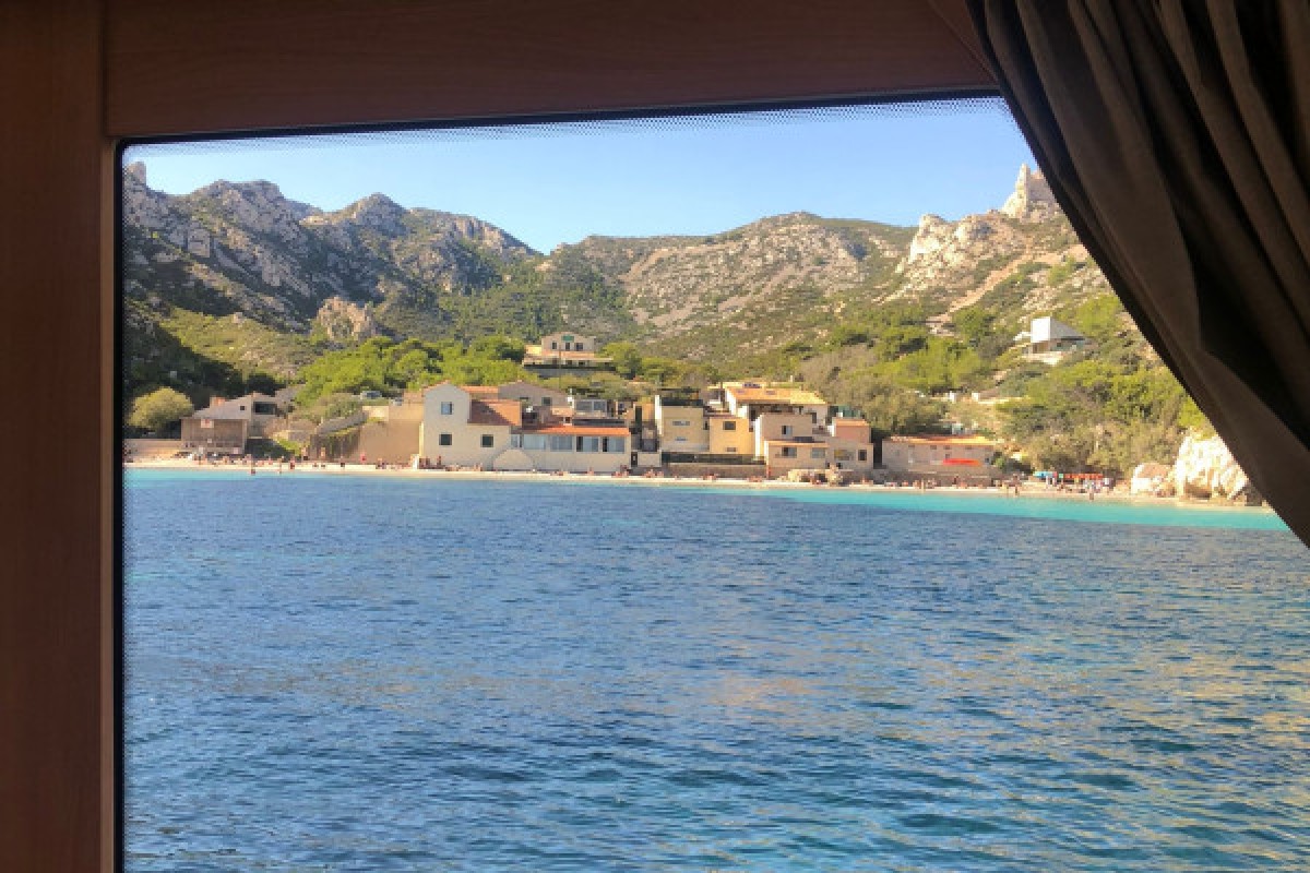 Croisière dans le Parc National des Calanques en journée - Théâtre de la Criée - Expérience Côte d'Azur