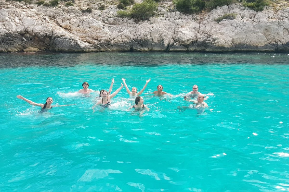 Croisière dans les calanques du Frioul -Théâtre de la Criée - Expérience Côte d'Azur