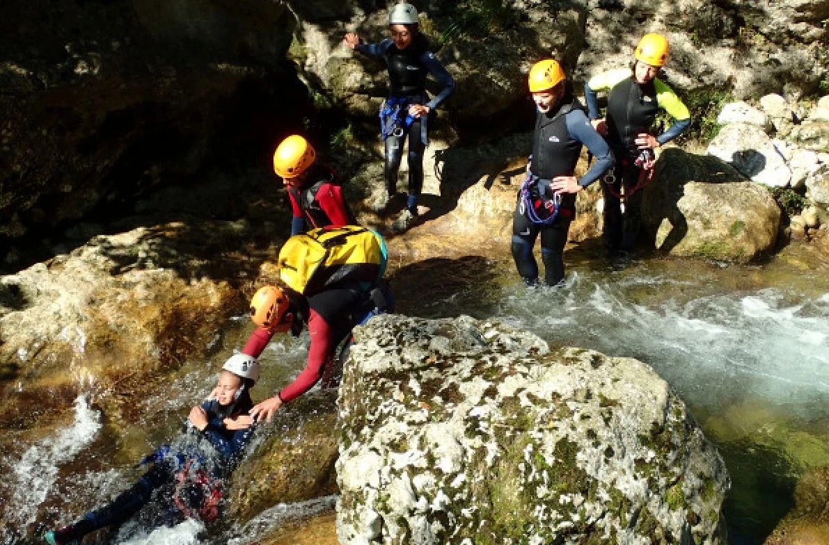 Demi-journée Canyoning  avec Rappel - Gorges du Loup - Expérience Côte d'Azur