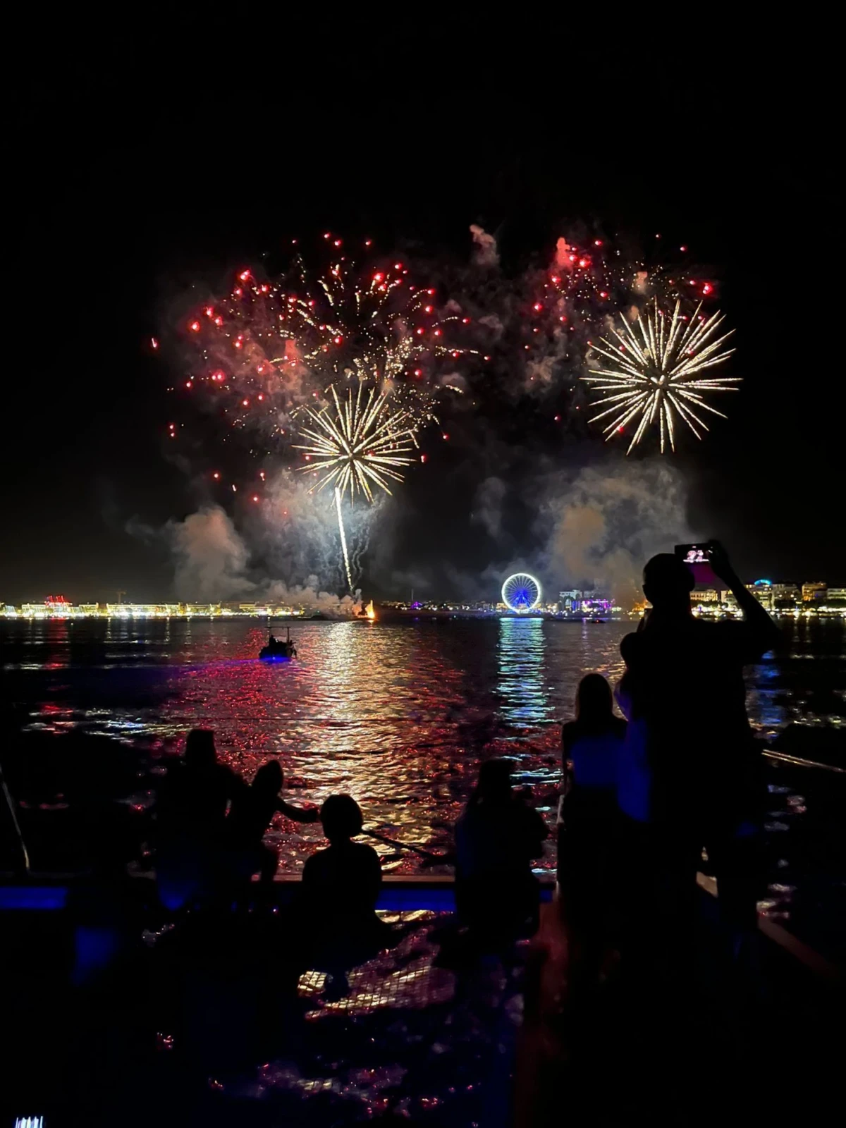 Départ Hyères | La Soirée Dîner Feu d'Artifice | Plage de la Badine - Expérience Côte d'Azur