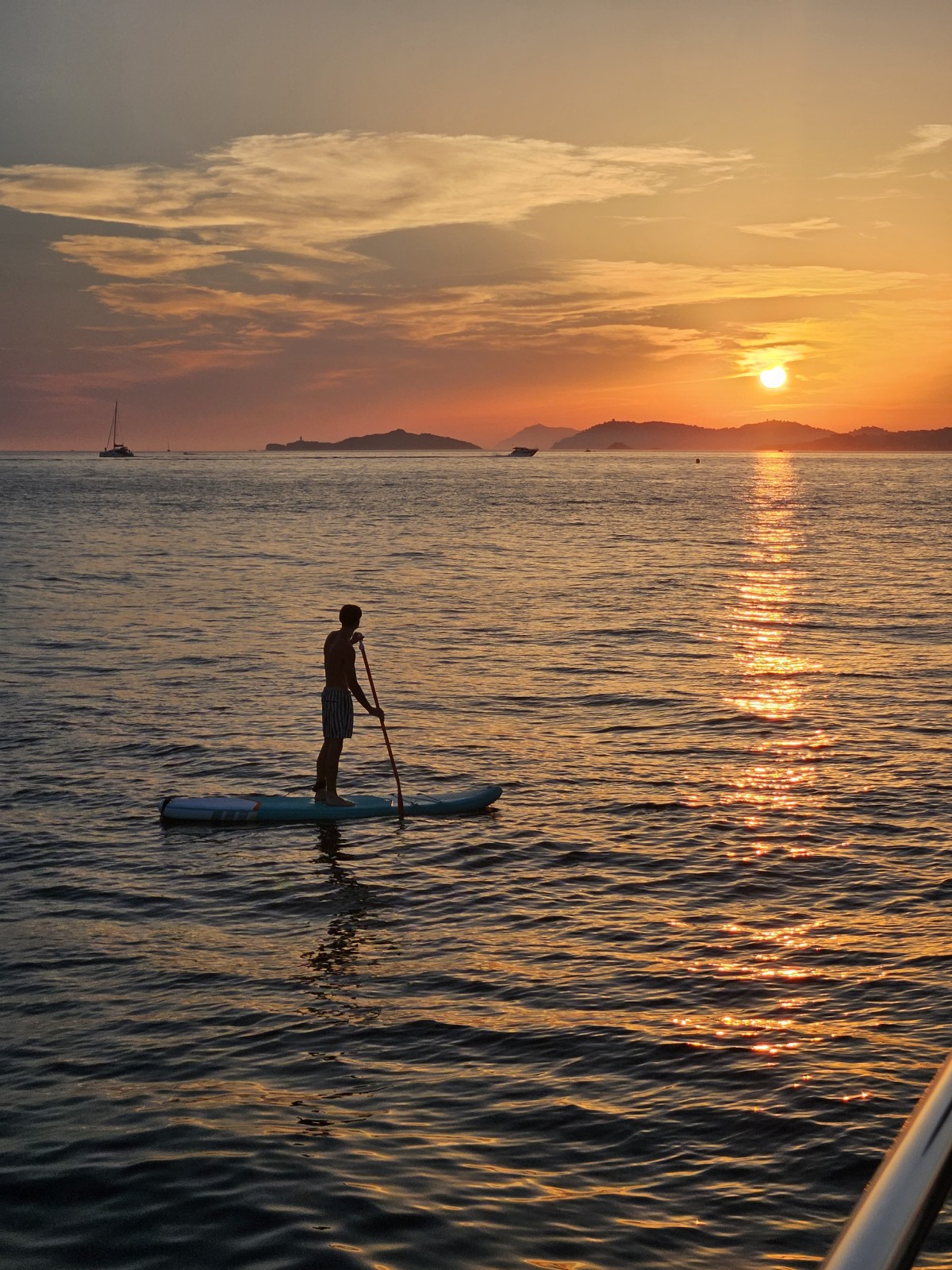 Départ Hyères | Le Coucher de Soleil | Plage de la Badine - Expérience Côte d'Azur