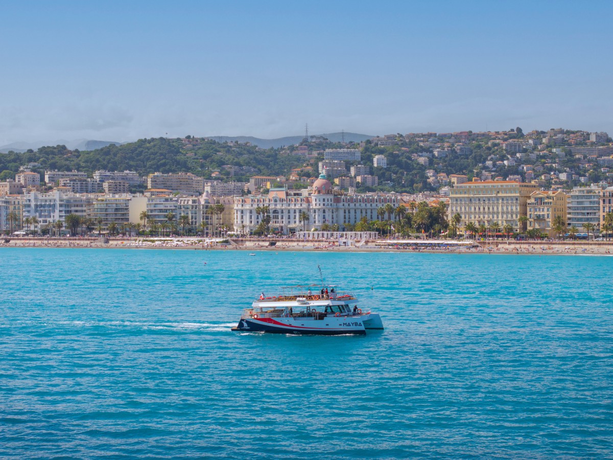 Sortie en catamaran depuis Nice : balade commentée du littoral Saint-Jean-Cap-Ferrat jusqu'à - Expérience Côte d'Azur