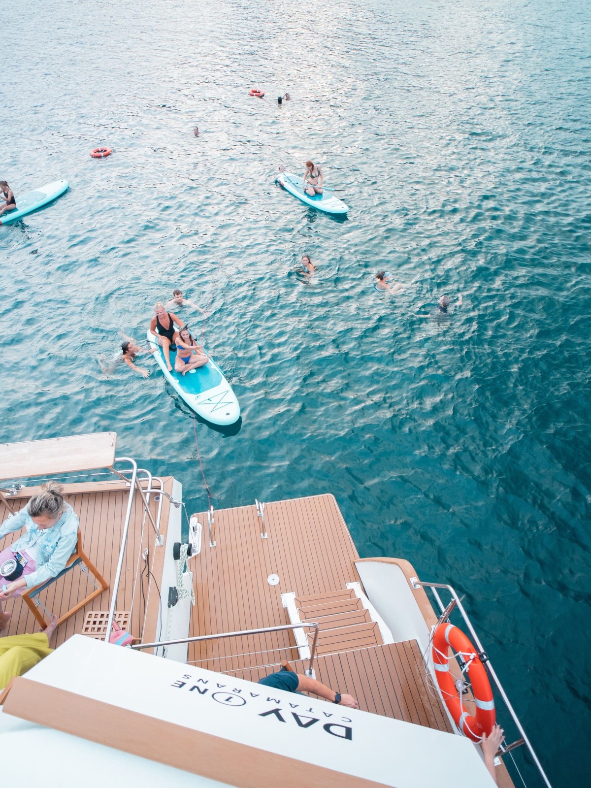 Brunch en mer sur un catamaran – Départ de Nice, Villefranche & Saint-Jean-Cap-Ferrat - Expérience Côte d'Azur