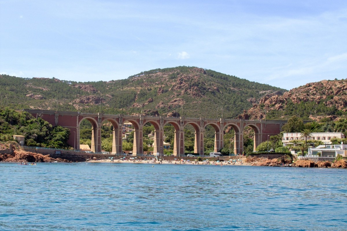 Catamaran Saint Raphaël : Sortie demi journée Cap Dramont et Ile d'Or - Expérience Côte d'Azur