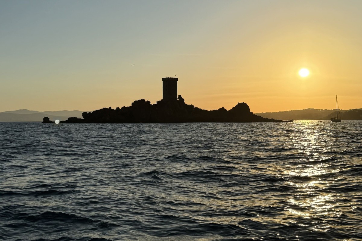 Catamaran  St Raphaël - Soirée Dîner Cap Dramont & Ile d'Or - Expérience Côte d'Azur