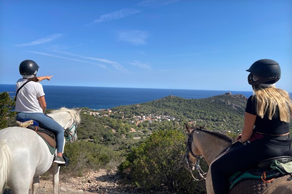 EVJF / EVG à cheval avec apéritif provençal au Dramont – Saint-Raphaël - Expérience Côte d'Azur
