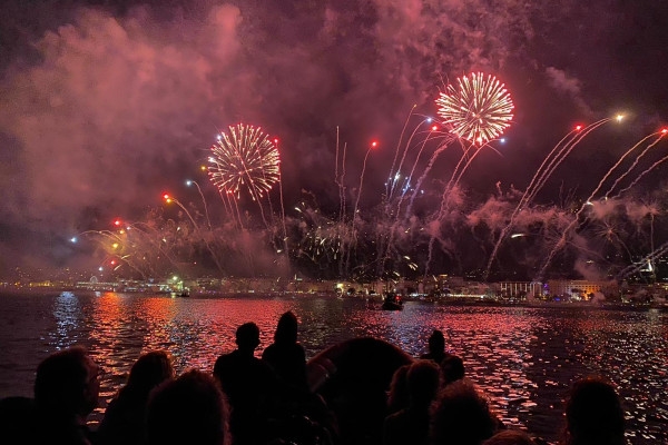 Feux d'artifices à Cannes en bateau