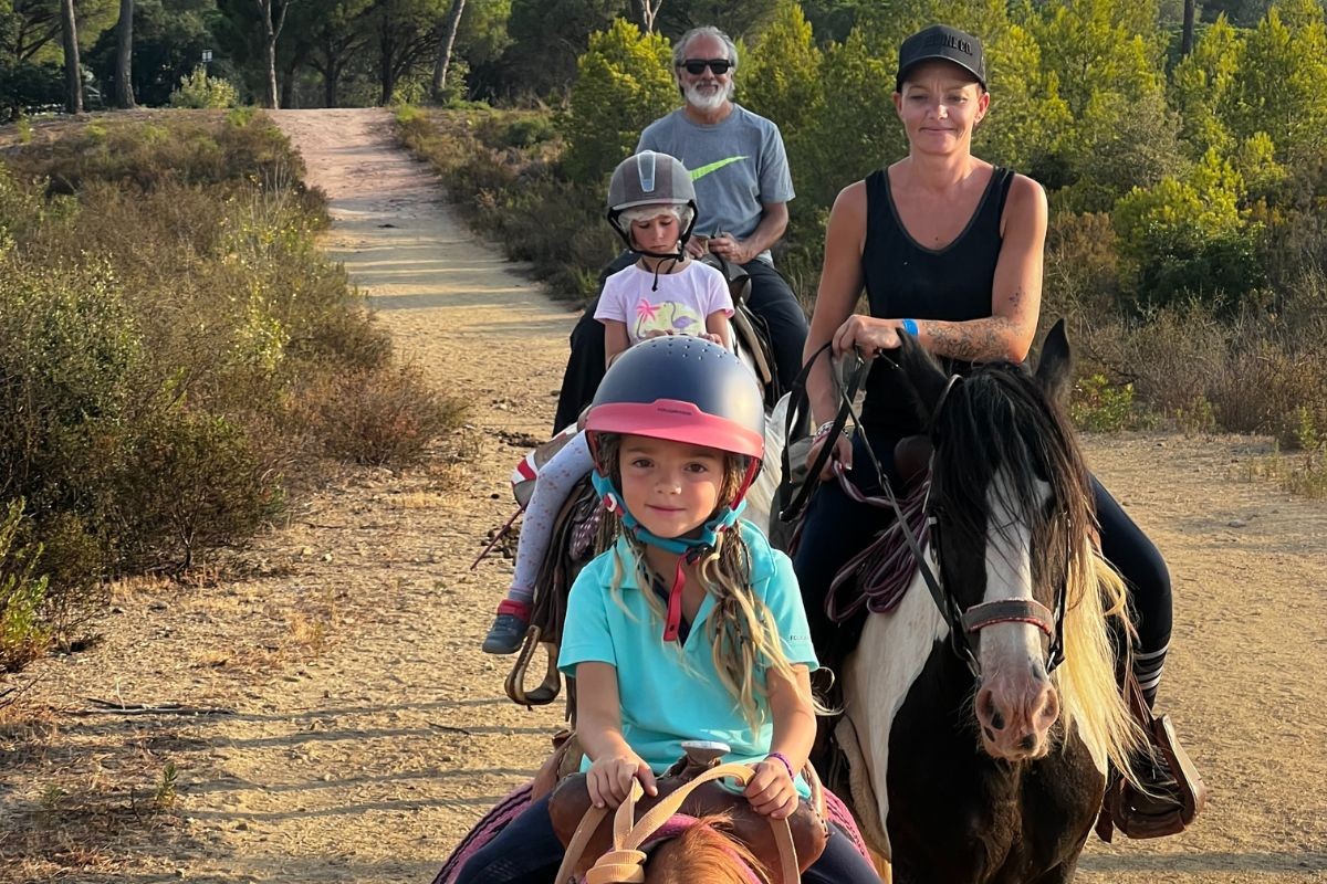 Family ride : 1h de balade à cheval dans le massif de l'Esterel - Expérience Côte d'Azur