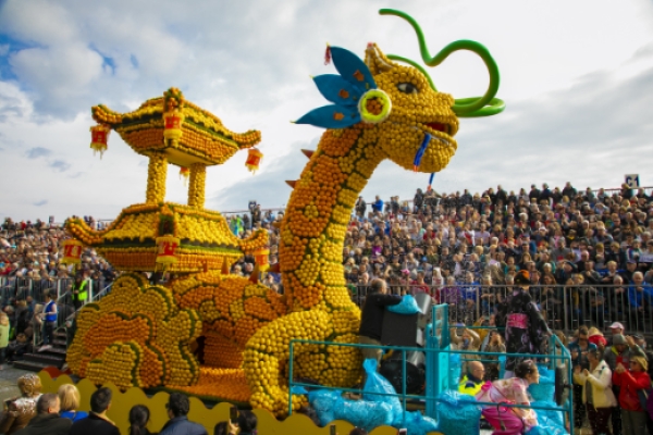 Fêtes du Citron à Menton 2026 - CORSO DU DIMANCHE - excursion en autocar - Expérience Côte d'Azur