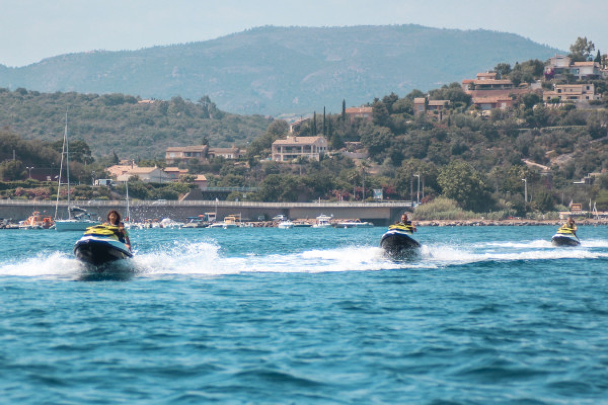 Initiation en jet ski - Baie d'Agay - Expérience Côte d'Azur