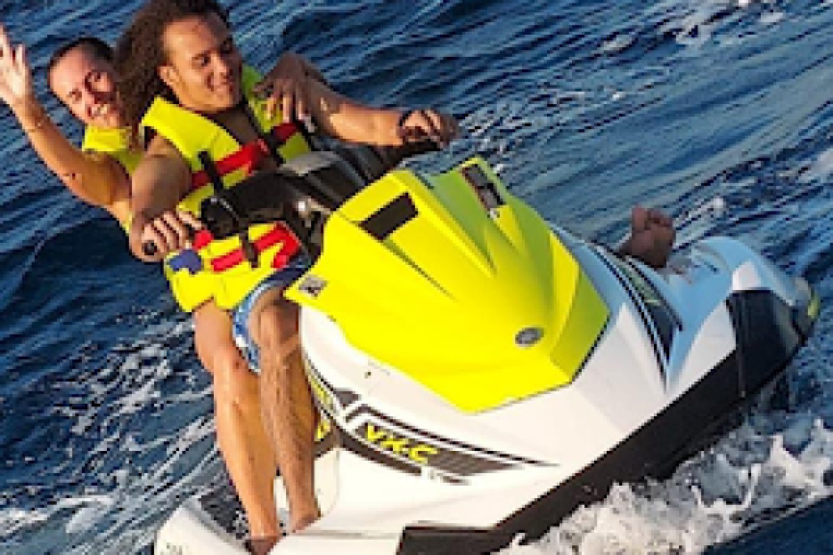 Jet Ski à louer à Port Fréjus – Sans permis, dès 16 ans - Expérience Côte d'Azur