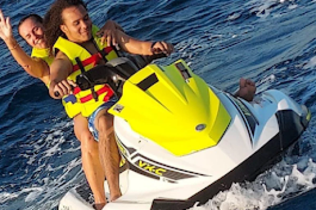 Jet Ski à louer à Port Fréjus – Sans permis, dès 16 ans - Expérience Côte d'Azur