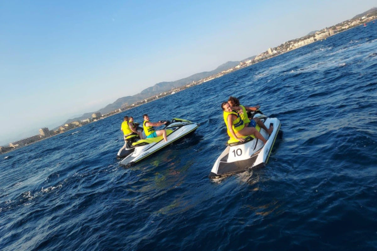 Jet Ski à louer à Port Fréjus – Sans permis, dès 16 ans - Expérience Côte d'Azur