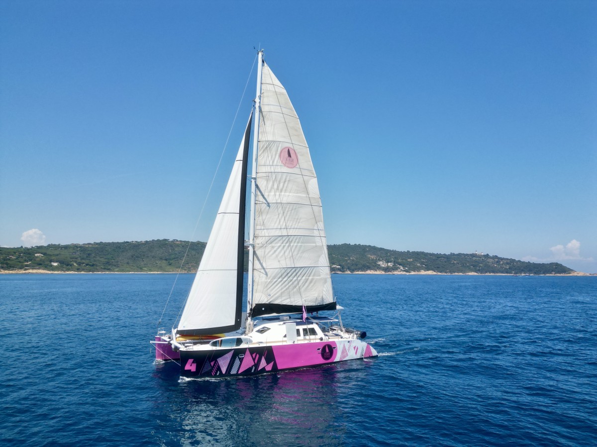 Journée en catamaran à Cap Taillat Départ Le Lavandou - PROMO - Expérience Côte d'Azur