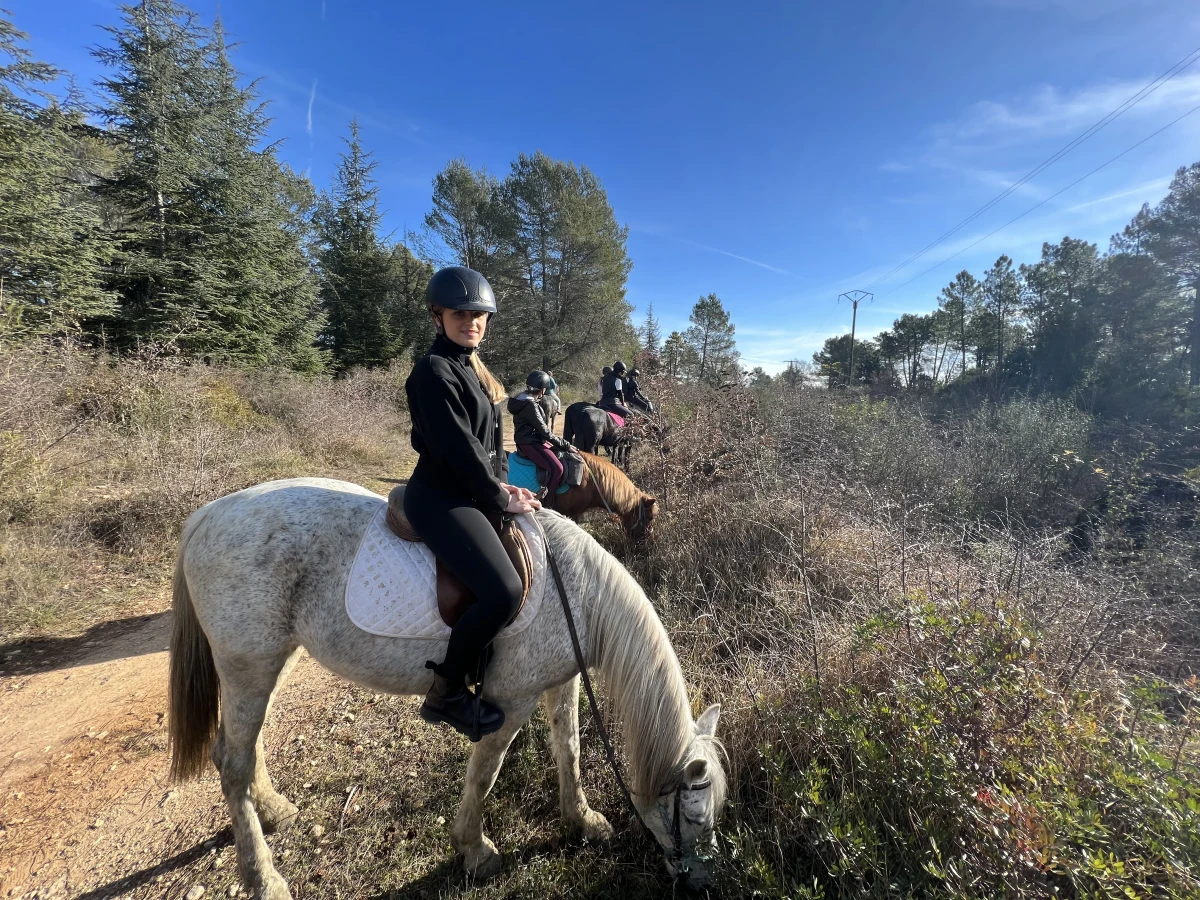 Journée détente à cheval ou poney au lac - Expérience Côte d'Azur