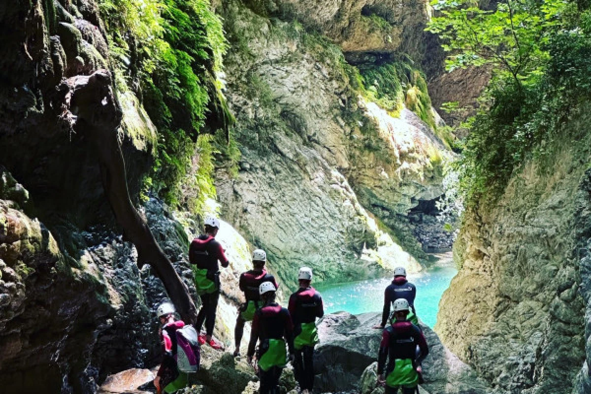 Canyon El Rio Barbaira (niveau 3) / 1h depuis Nice - PROMO - Expérience Côte d'Azur