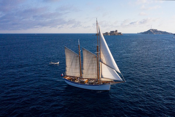 Balade coucher de soleil en voilier Marseille