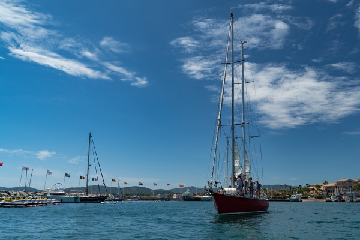 Les voiles de Saint-Tropez - La Brigante - Expérience Côte d'Azur