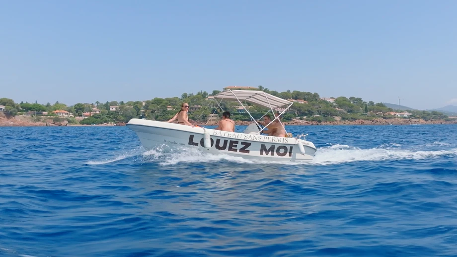 Location de bateau sans permis - Port Frejus - Expérience Côte d'Azur