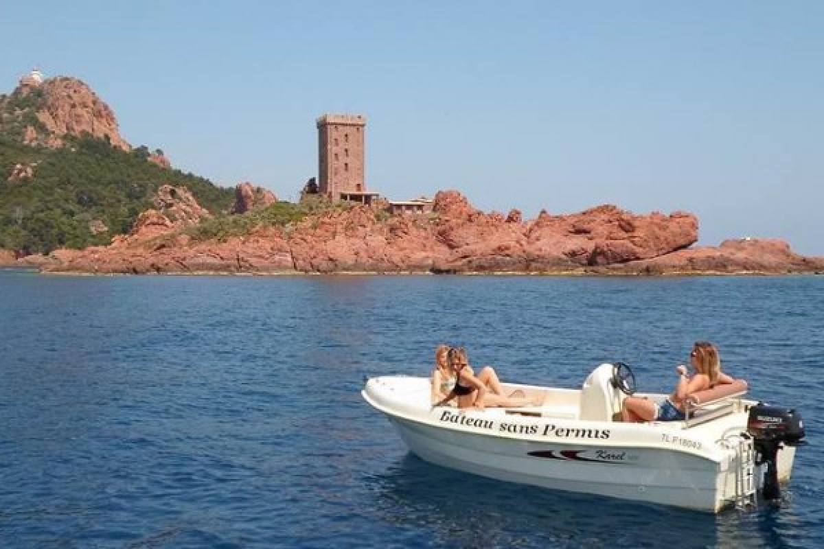 Location de bateau sans permis - Port Frejus - Expérience Côte d'Azur