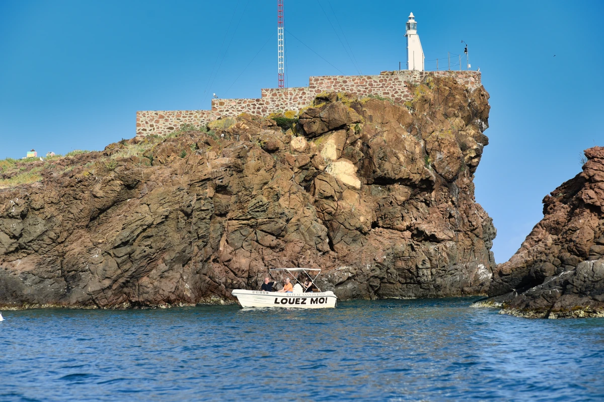 Location de bateau sans permis - Port Frejus - Expérience Côte d'Azur