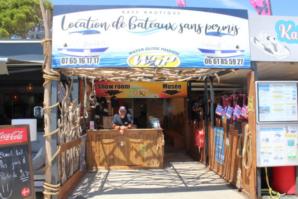 Place au port - Expérience Côte d'Azur