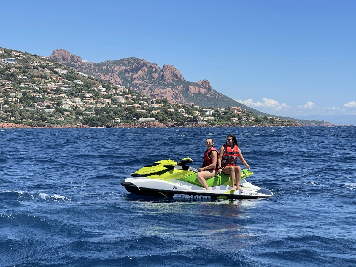 Randonnée en Jet Ski accompagnée Sublime Estérel 1h  - Agay - Expérience Côte d'Azur