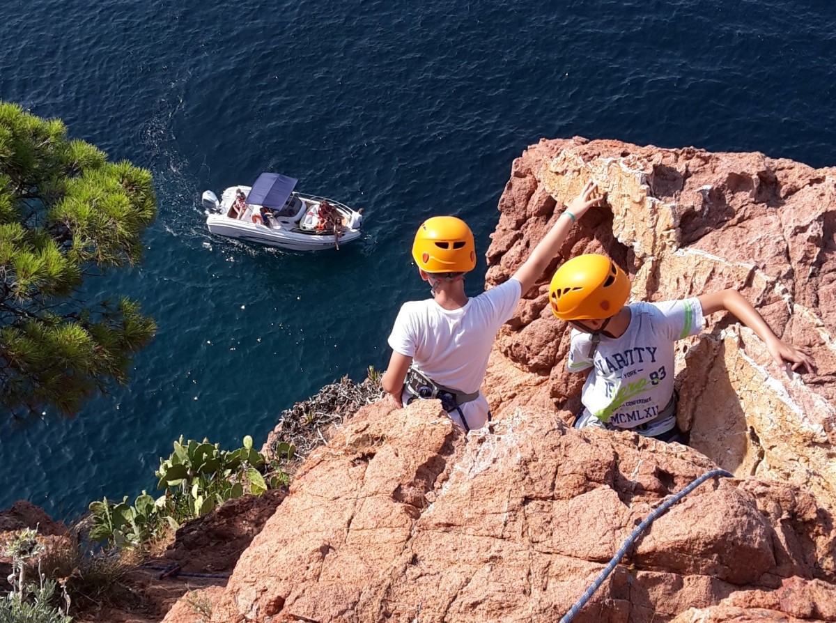 Séance d'escalade les Roches rouges de l'Estérel - Saint-Raphaël - Expérience Côte d'Azur