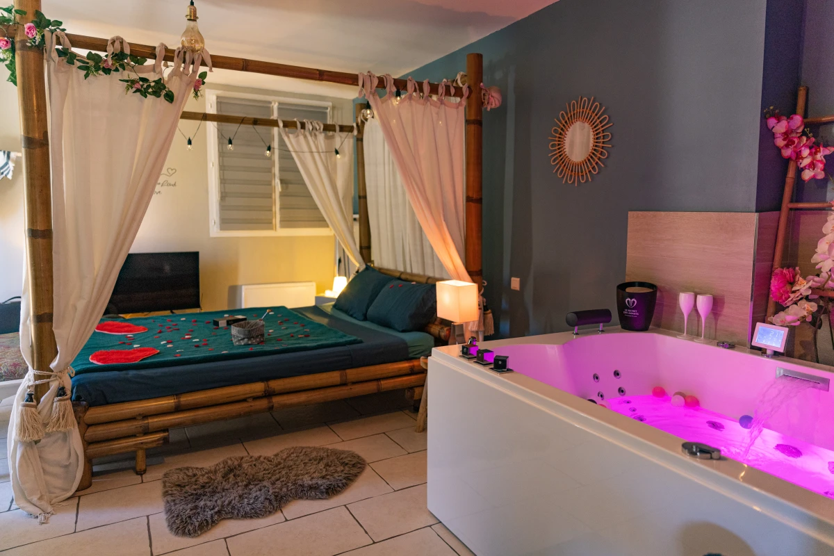 Séjour Escapade insolite en Love Room**** - Puget/Argens - Expérience Côte d'Azur