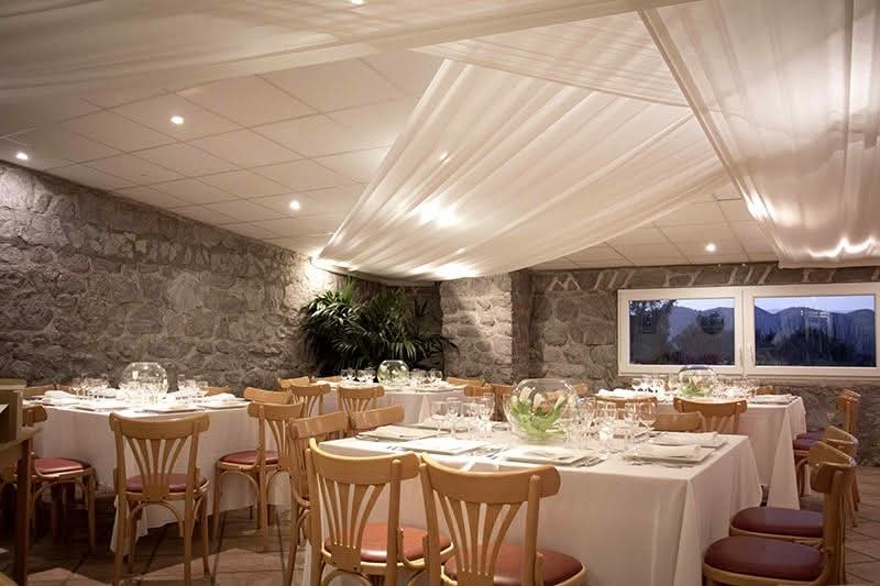 Soirée animée du nouvel An ambiance Western au Mas des Bartavelles - Fréjus - Expérience Côte d'Azur