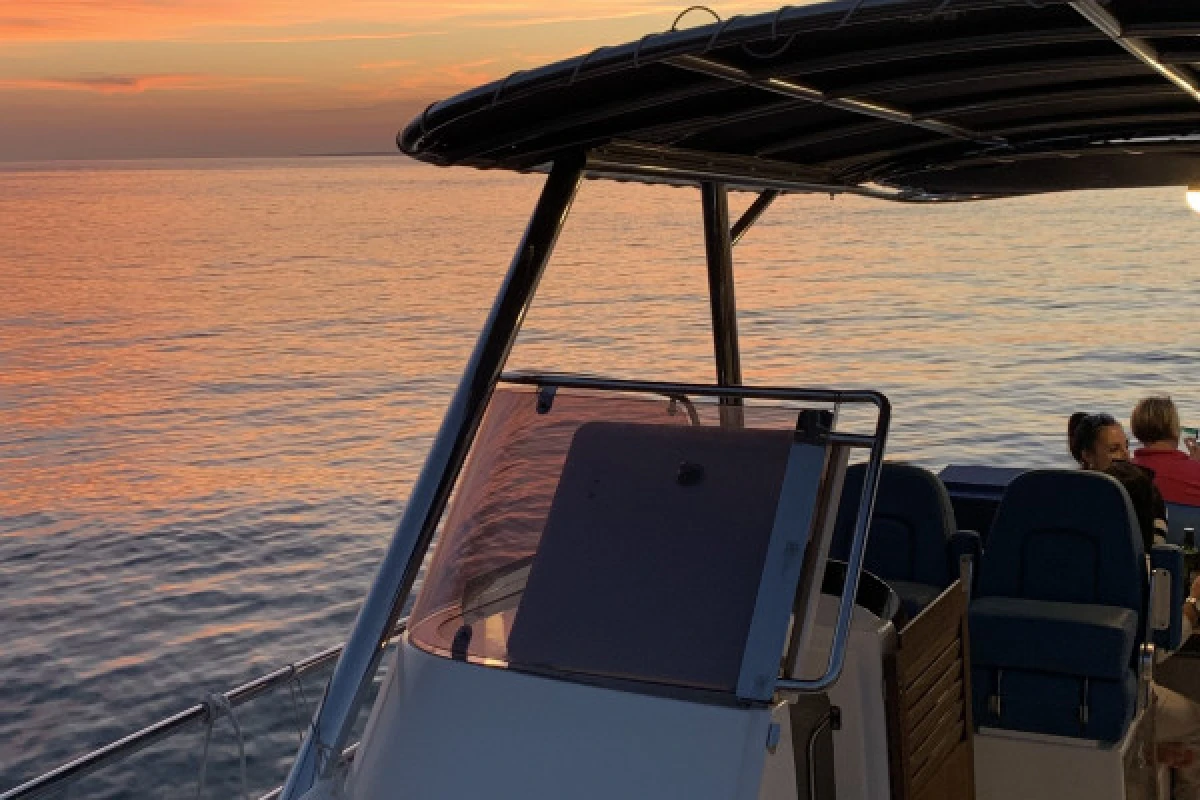 Soirée au soleil couchant Calanques du Frioul - Mucem - Expérience Côte d'Azur