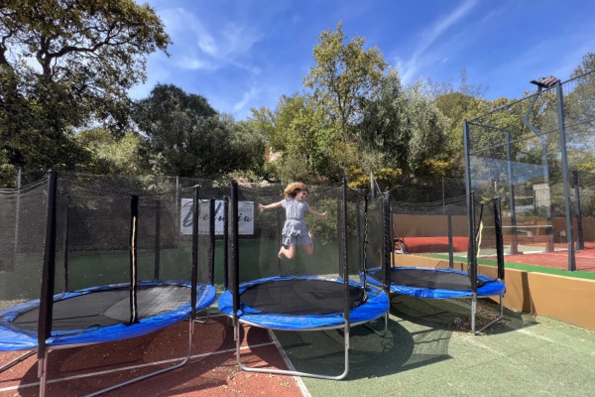 Stage de cirque enfant à Agay - Expérience Côte d'Azur