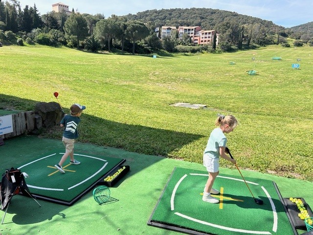 Stage de golf junior à Cap Estérel (Agay – Saint-Raphaël) pour enfants de 6 à 18 ans - Expérience Côte d'Azur