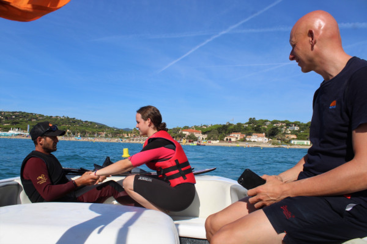 Tour de ski nautique ou wakeboard en mer - Expérience Côte d'Azur