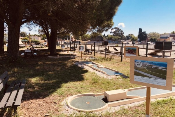 Votre mini-golf à Fréjus sur la Base Nature ! - Expérience Côte d'Azur